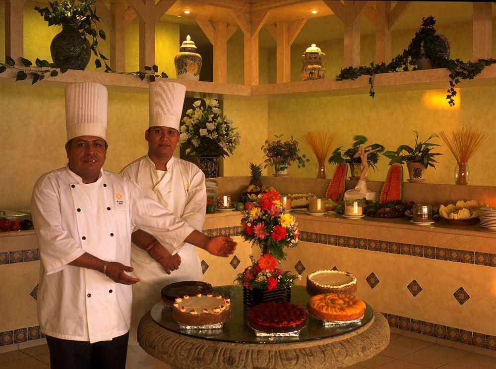 Posada Real Ixtapa اكستابا المطعم الصورة